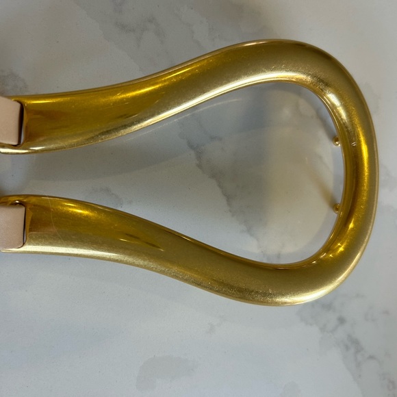 BOTTEGA VENETA beige horseshoe buckle belt. - Picture 13 of 16